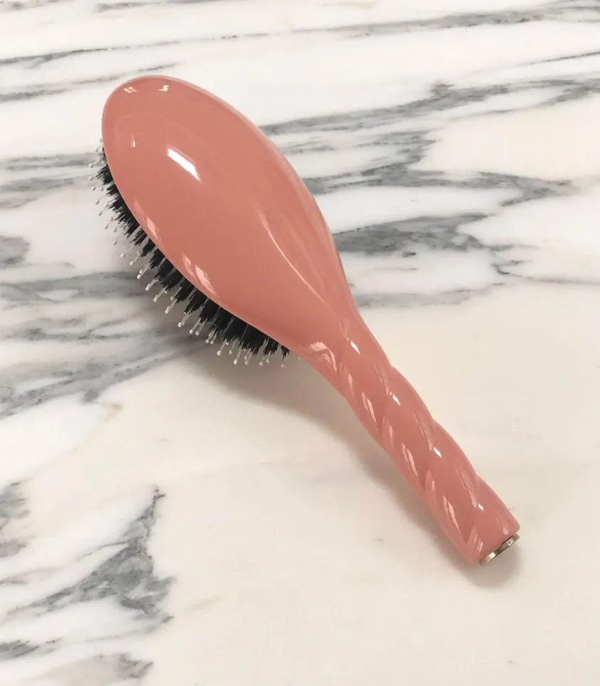Brosse N.03 L'Indispensable Douceur Cuir Chevelu Sensible Corail