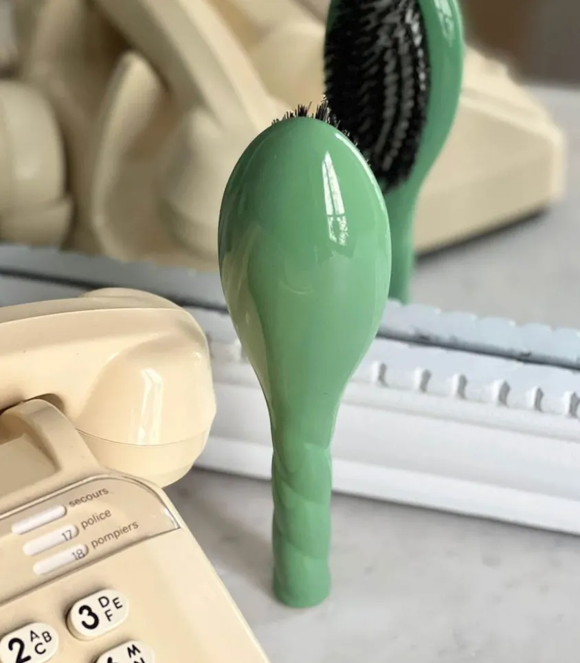 Petite Brosse N.01 L'Universelle Vert Amande