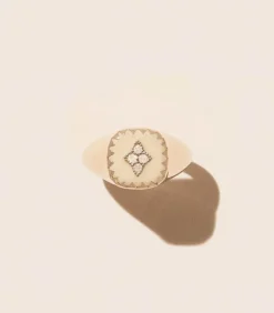Bague Chevaliere Pierrot Blanc