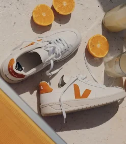 Baskets V-12 Leather White Pumpkin