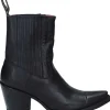 Boots Studio Plain Black X Jane De Boy