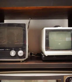 Bougie #1 The Tv Basement 190G