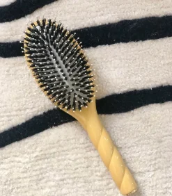 Brosse N.03 L'Indispensable Douceur Jaune Safran