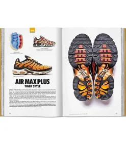 Livre The Ultimate Sneakers Book - Sneaker Freaker