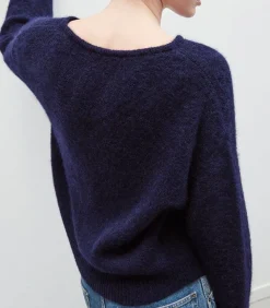 Pull East Navy Chine