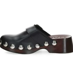 Sabot En Cuir Cloutes